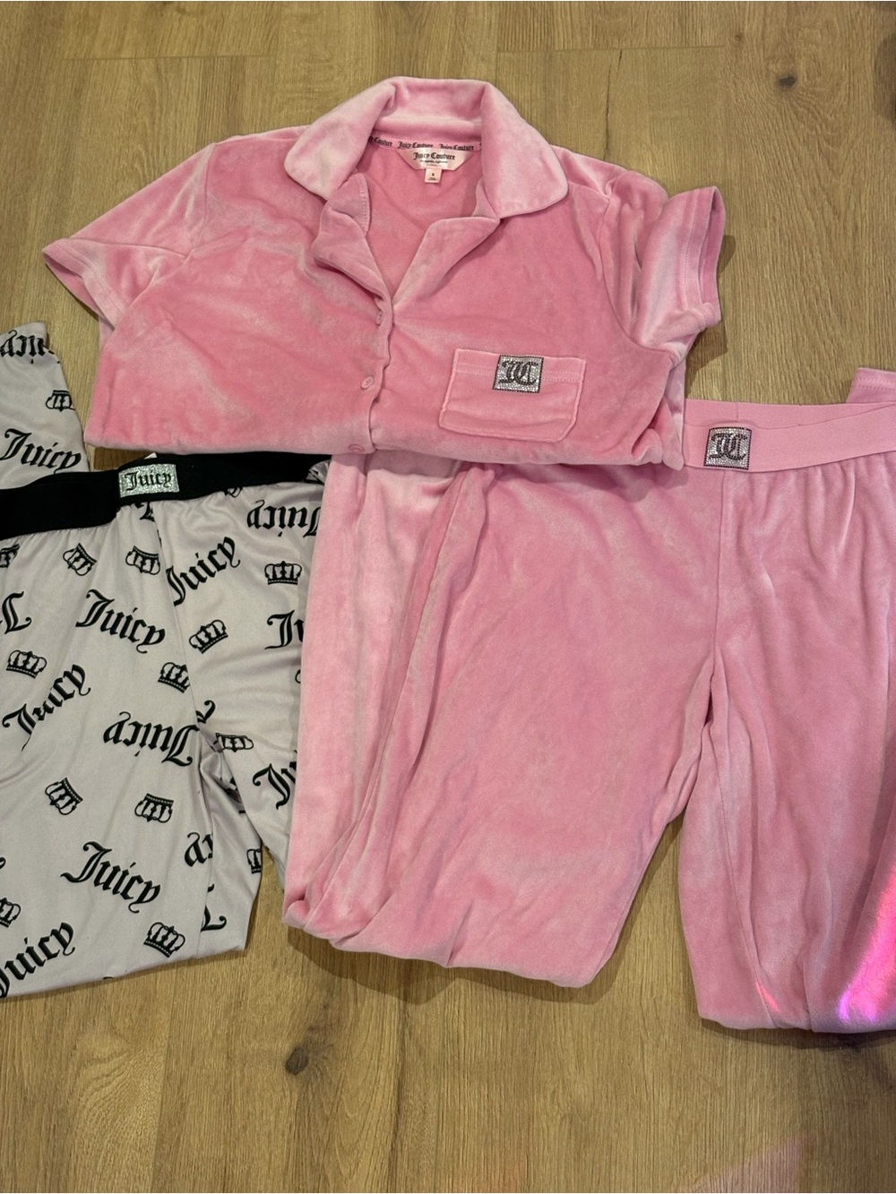 Juicy Couture Girls Pink Velour Pajama Set with Logo Pajama Pants bundle